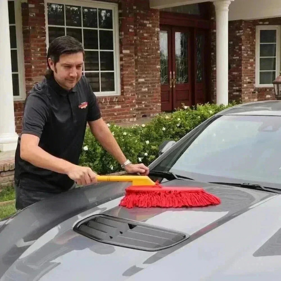 California Car Duster with Handle,Red - Picture 7 of 9